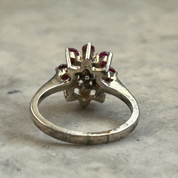 Vintage Ring Ruby CZ Mid Century Ring Size 6 1/4 - Picture 9 of 9